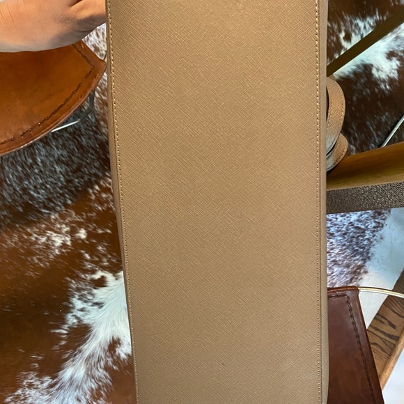 Michael Kors pebbled leather large jet set tote - Picture 7 of 8